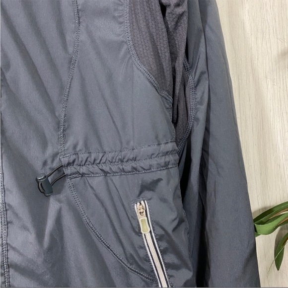 Lululemon Resolution Jacket size 6 - Picture 7 of 12